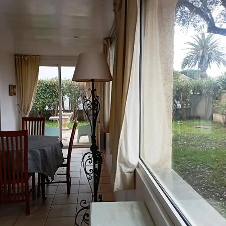 Daire Baddha Konasana