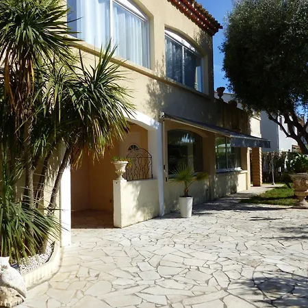 Rdc Villa Jardin Et Terrasse Agde