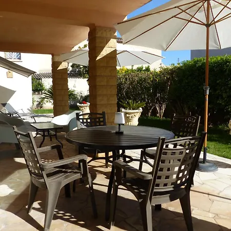 Rdc Jardin Et Terrasse דירה *