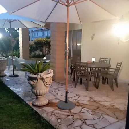 Rdc Jardin Et Terrasse דירה אגדה